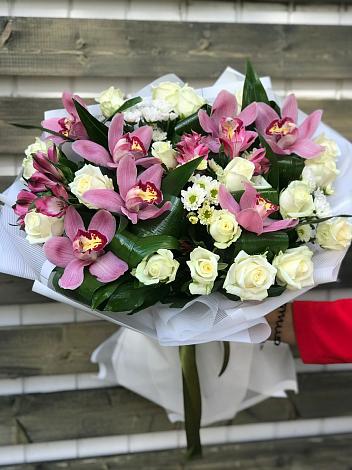 Букет цветов из: Розы и Хризантемы в Тарычёво