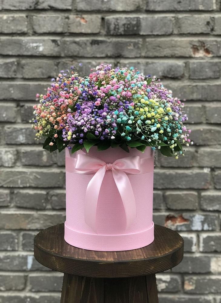 Цветочная композиция из Гипсофила и Розы в шляпной коробке в Тарычёво