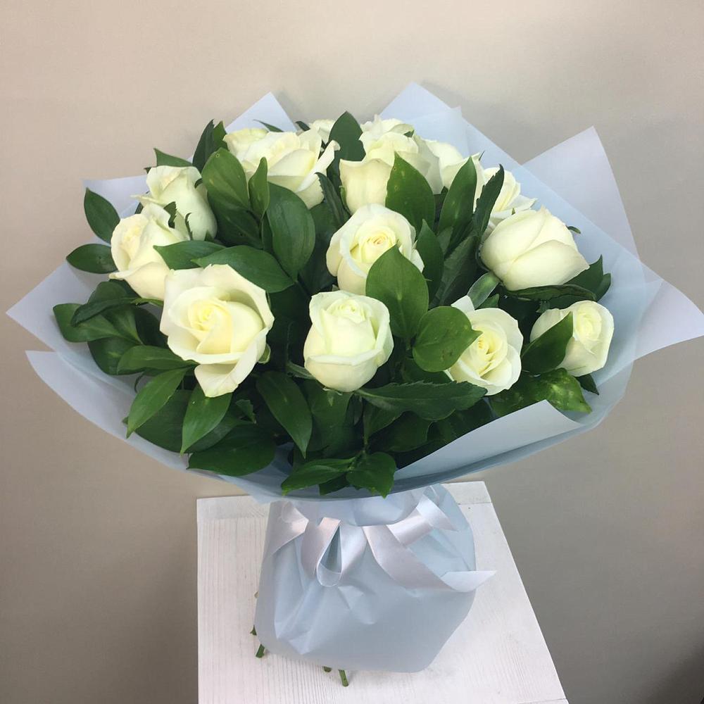 Букет 15 Белых роз Проуд в Тарычёво