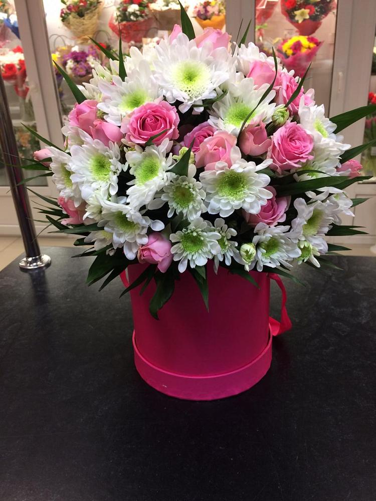 Цветочная композиция из Розы и Хризантемы в шляпной коробке в Тарычёво