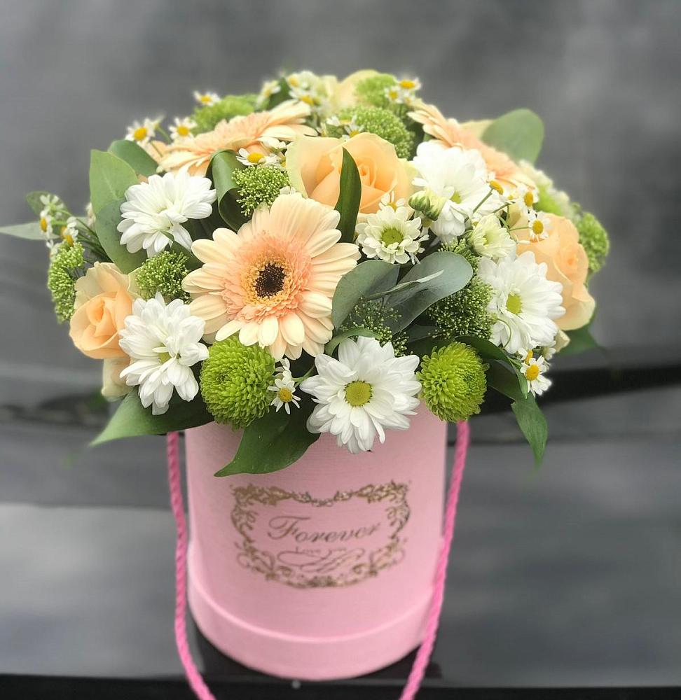 Цветочная композиция из Розы, Герберы и Хризантемы в шляпной коробке в Тарычёво